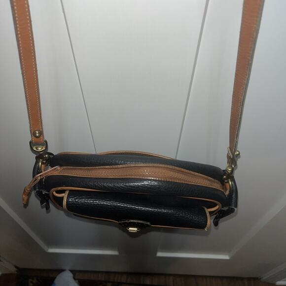 ULTRA RARE Vintage Dooney & Bourke Kilty Bag Black & Tan - Picture 9 of 14